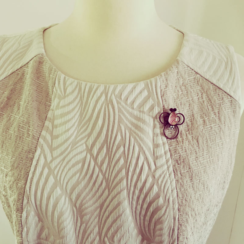 新作メガネホルダーピンブローチ