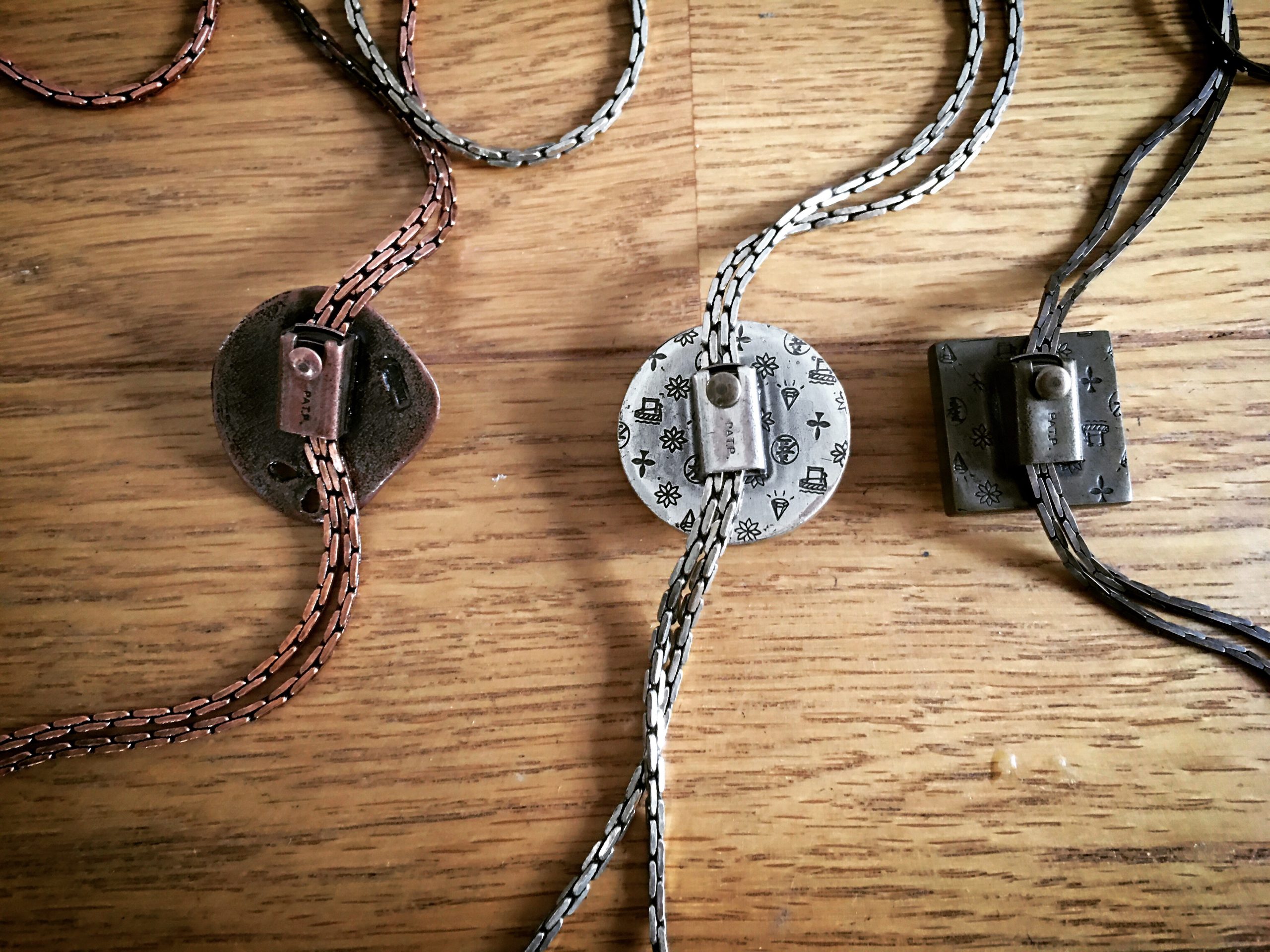 チェーンループタイのおすすめコーディネイト TAMARU産新聞