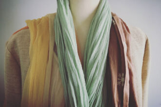 how-to-fasten-a-scarf