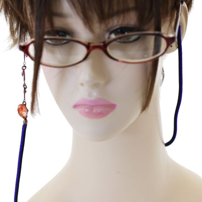 recommended-eyeglass-chains-with-drops