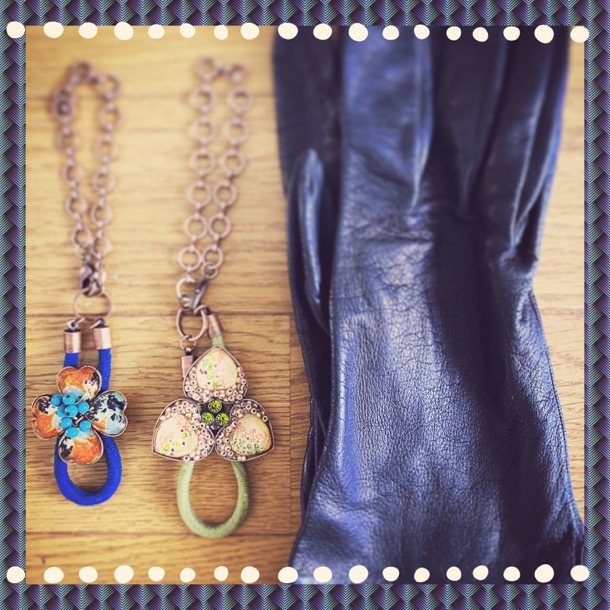 男女兼用プレゼントにおすすめ｜手袋ホルダー