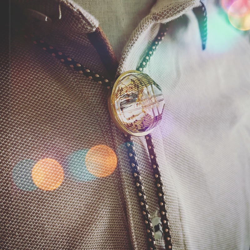 夏のおしゃれにループタイ